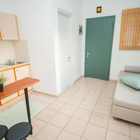 Karmar Aparthotel 3*