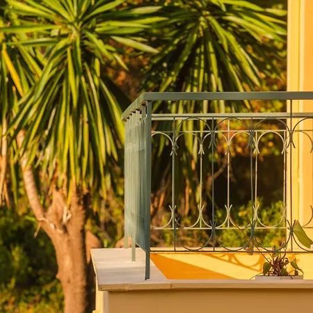 アパートホテル Karmar