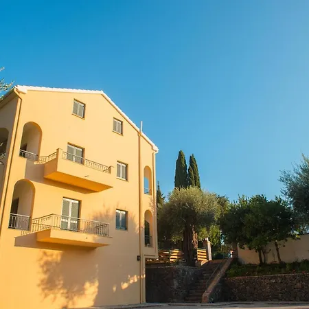 Hotel apartamentowy Karmar *