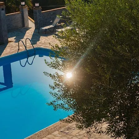 Lejlighedshotel Karmar Kato Korakiana